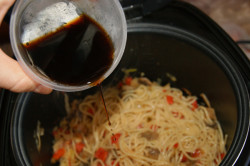 соевый соус и спагетти