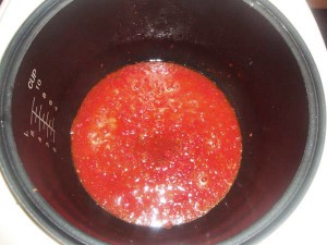 обжариваем томат с луком