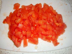 разрезать помидор