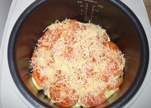 слой помидоров с сыром