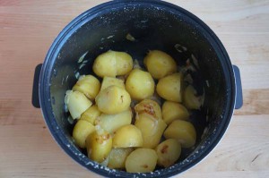соеденить картофель с луком