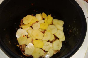 картофель дольками
