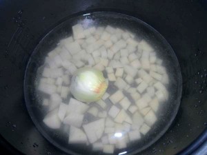 картофель с луком в мультиварке